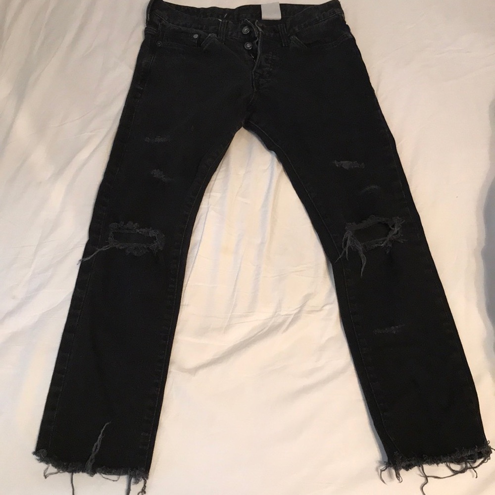 black ripped skinny jeans